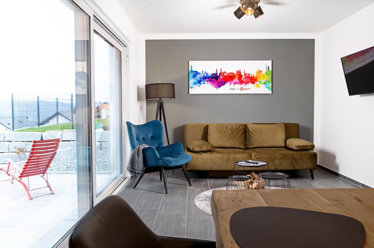 Apartment Living797 *